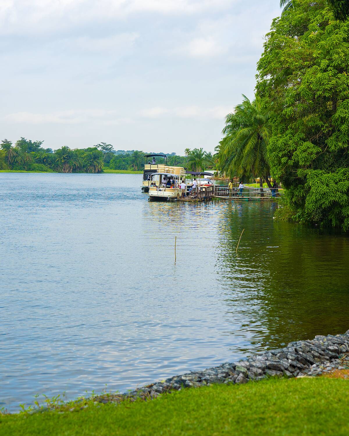 Volta region, the lake and the dam